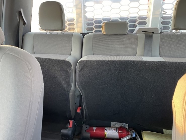 2022-ford-f350-xl-image-30