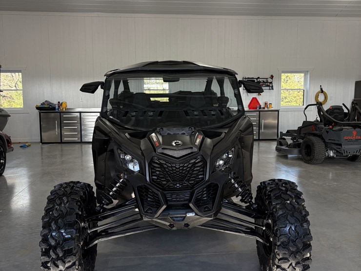 2023-can-am-maverick-x3-image-5