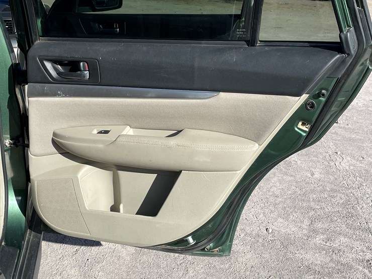 #8-•-2014-subaru-legacy-wagon-(nm-title-in-delay)-image-51