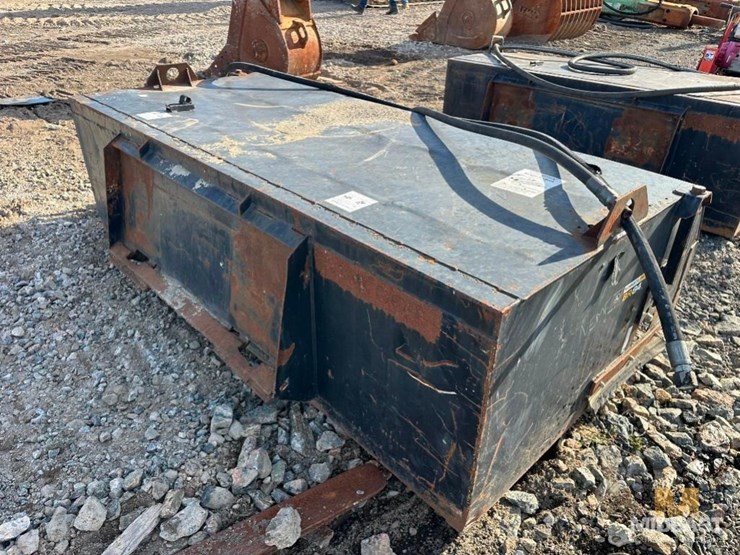 deere-br84-broom-attachment-xx00067-image-5