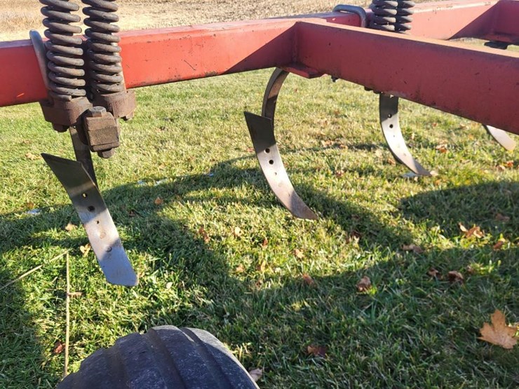 brillion-9-shank-soil-saver-image-27