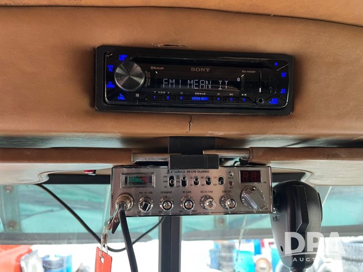 1999-peterbilt-379-image-57