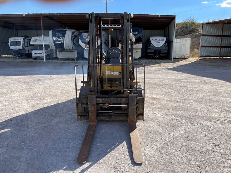 #15-•-2015-cat-forklift-image-2