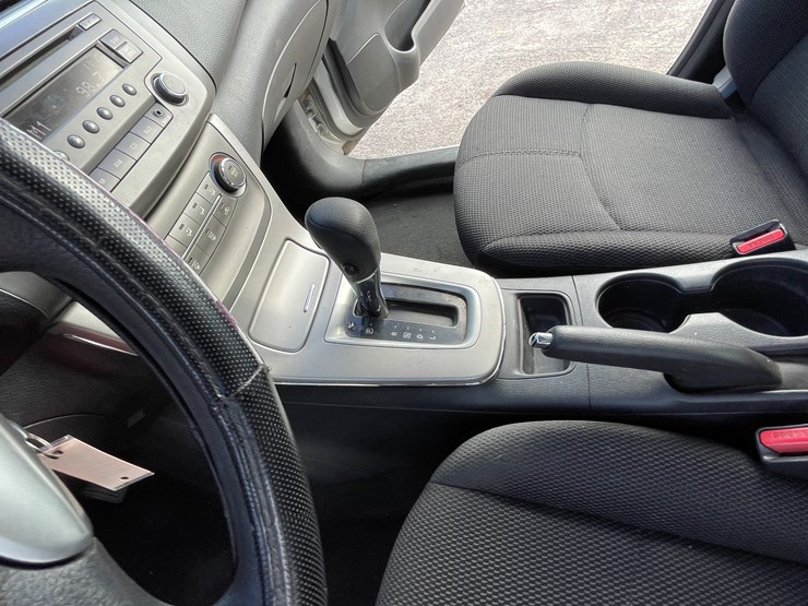 #4-•-2013-nissan-sentra-(has-nm-title)-image-72