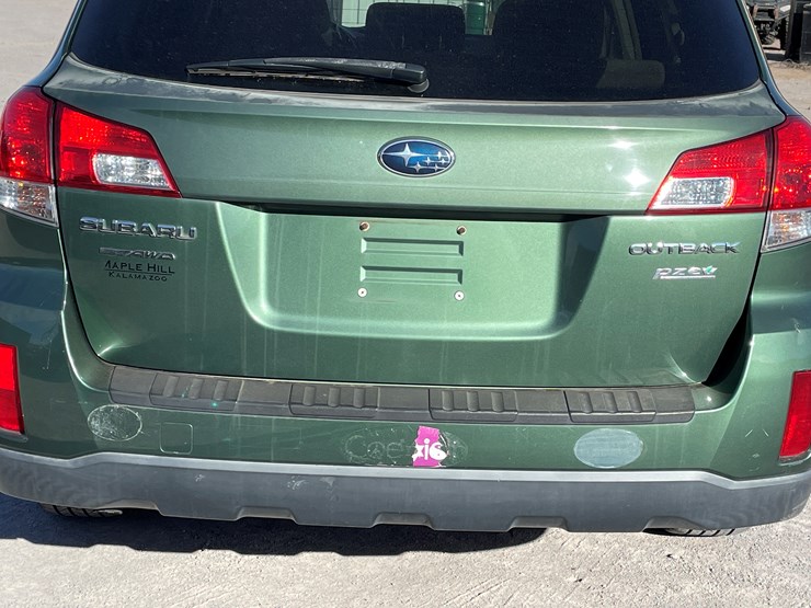 #8-•-2014-subaru-legacy-wagon-(nm-title-in-delay)-image-31