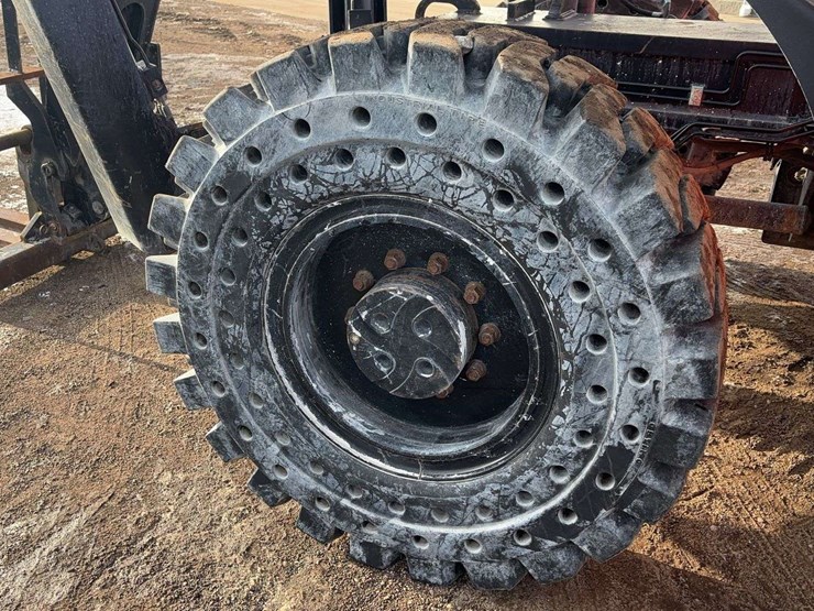 2015-jlg-g10-55a-image-7