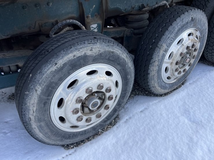 1998-peterbilt-379-image-15