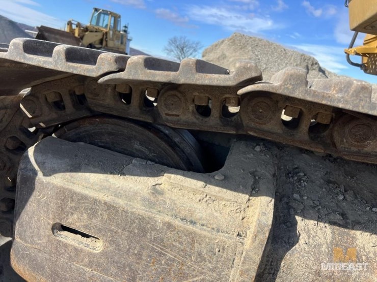 2016-deere-380g-xx00135-image-11