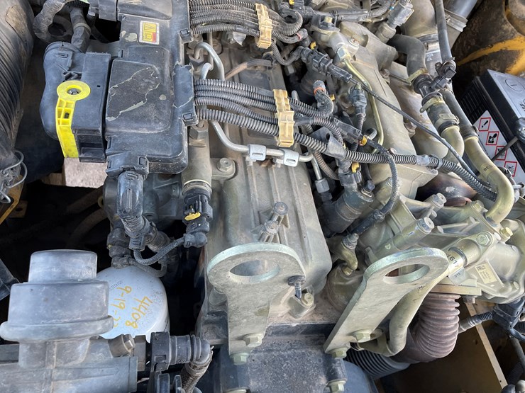 #15-•-2015-cat-forklift-image-82