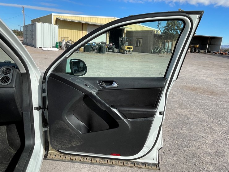 #3-•-volkswagen-tiguan-(nm-title-in-delay)-image-48