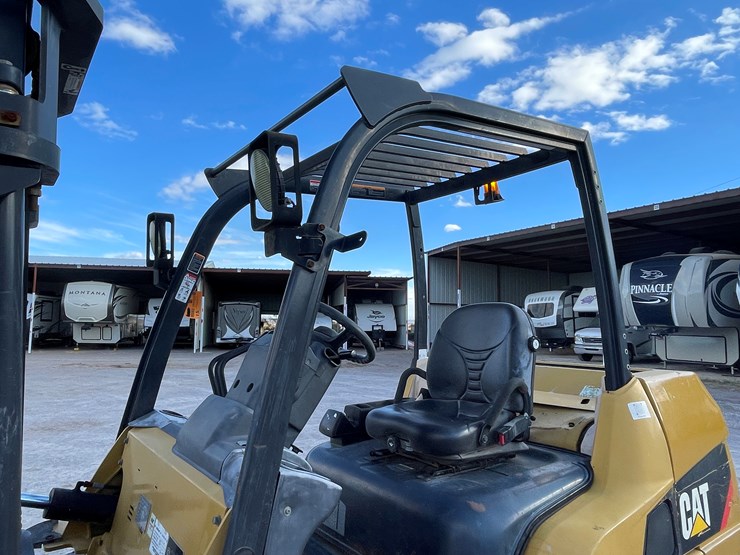 #15-•-2015-cat-forklift-image-22