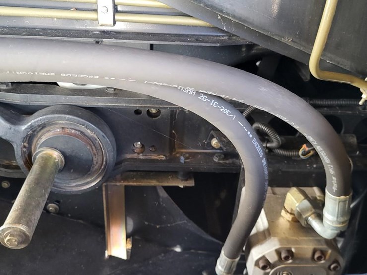 new-holland-cr9040-image-80