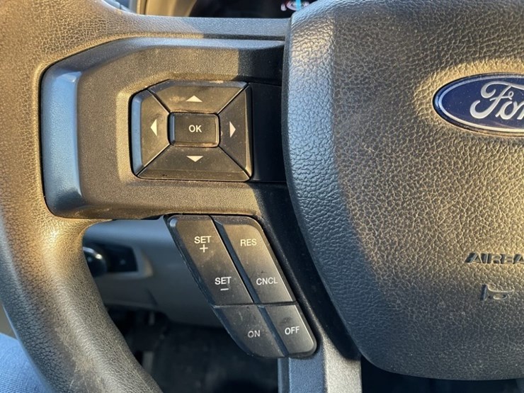 2022-ford-f350-xl-image-25