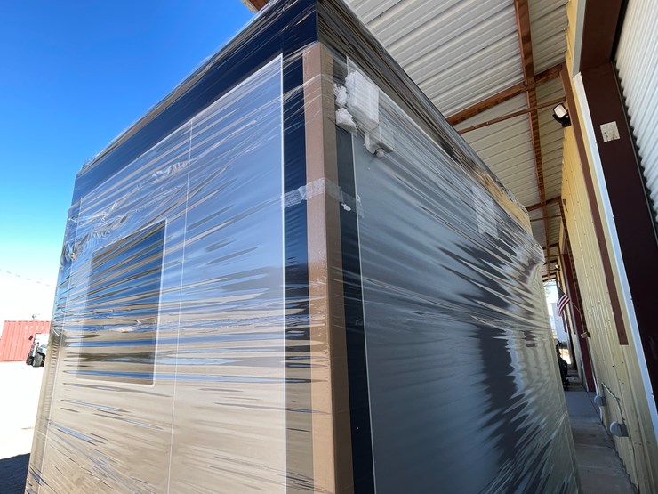 #350-•-portable-restroom-image-18