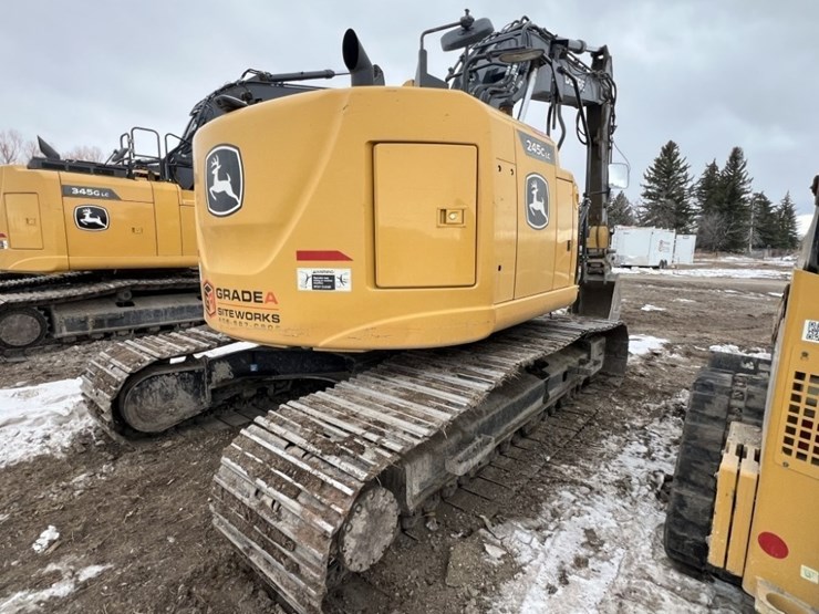 deere-245g-lc-image-5
