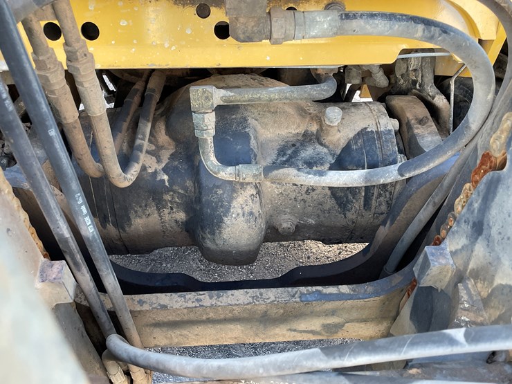 #15-•-2015-cat-forklift-image-30