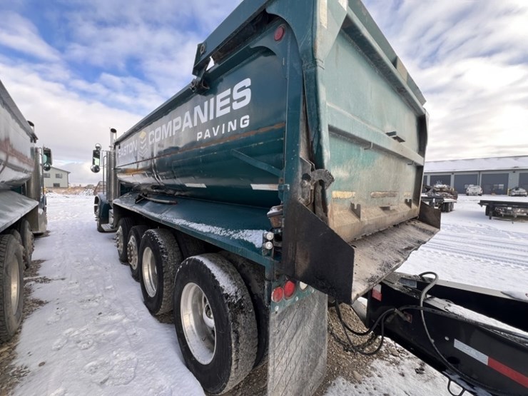 1998-peterbilt-379-image-2