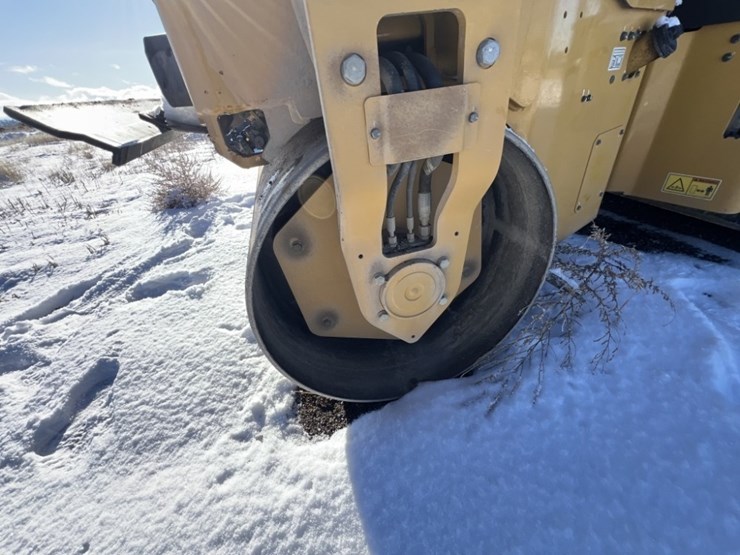 caterpillar-cb4.0-image-8