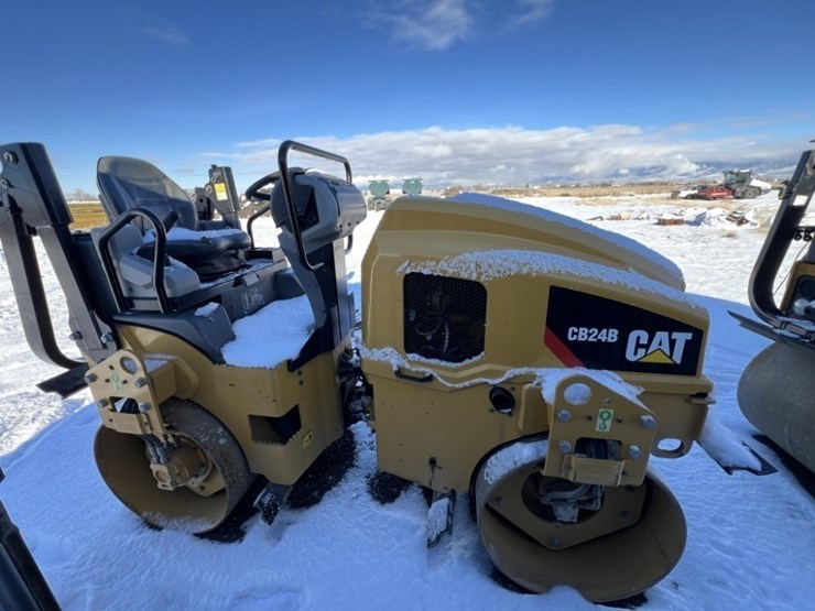 caterpillar-cb24b-image-4