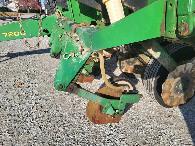 john-deere-7200-image-35