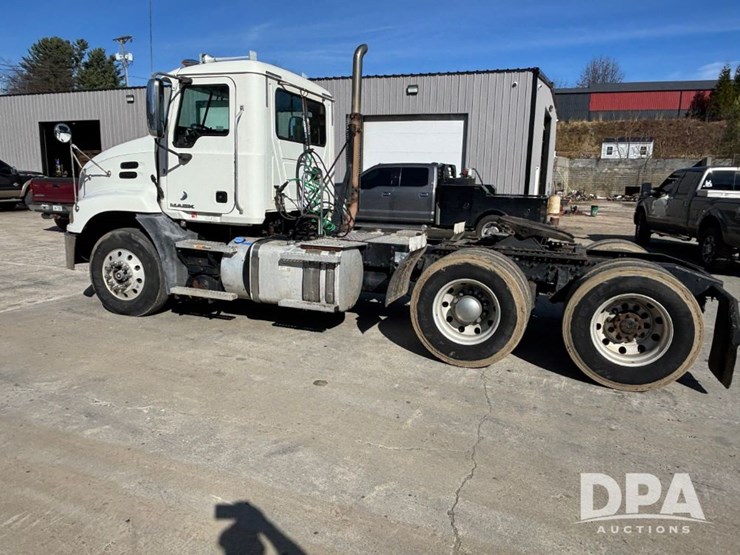2018-mack-cxu613-truck-(gp12152)-image-13
