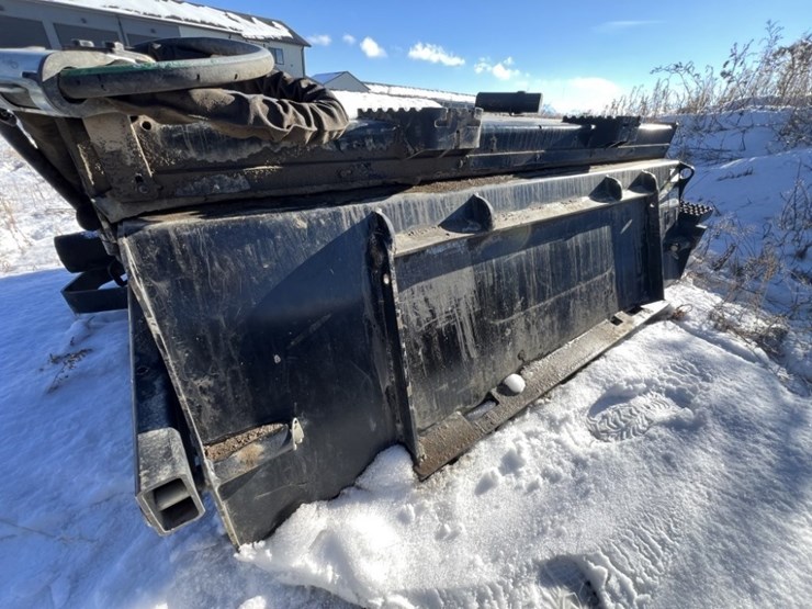 caterpillar-bp118c-box-broom-image-5