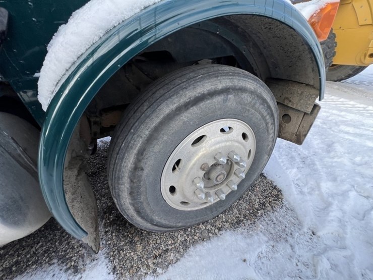 1998-peterbilt-379-image-31