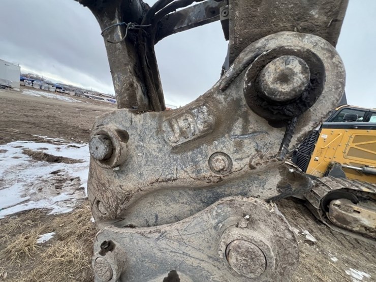 deere-245g-lc-image-11