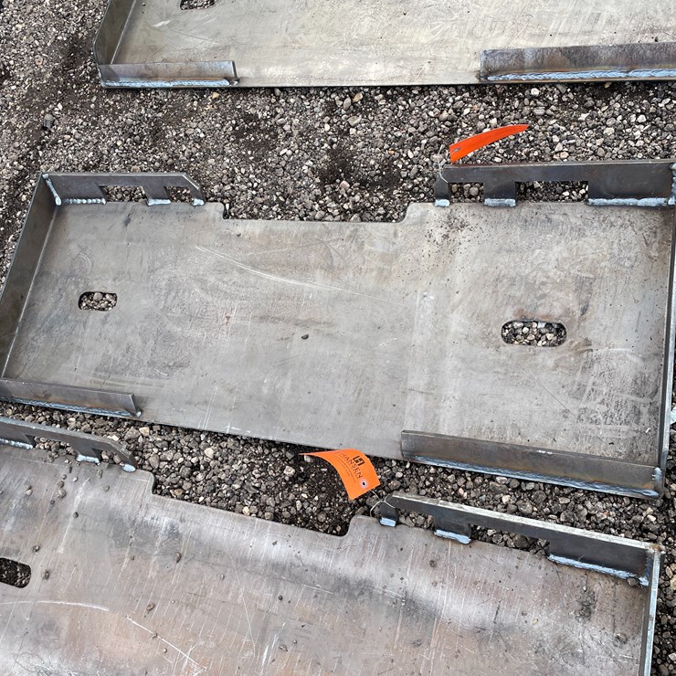 #1226 • Skidsteer Adapter Plates