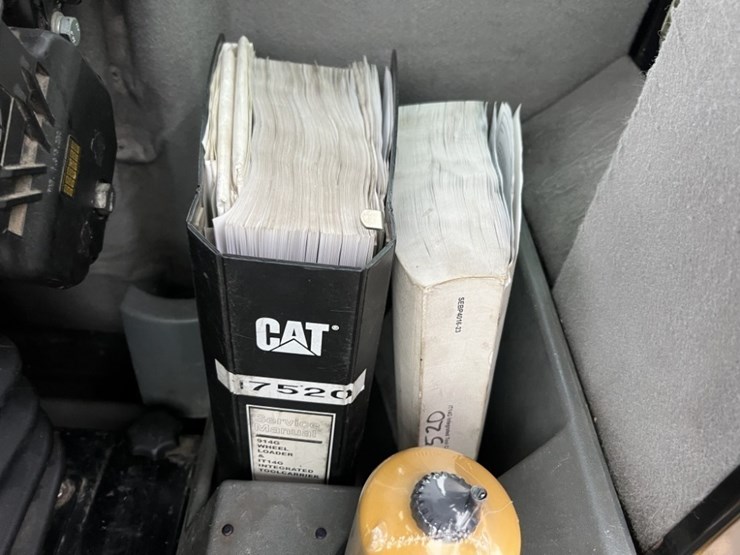 2011-caterpillar-it14g-wheel-loader-image-28