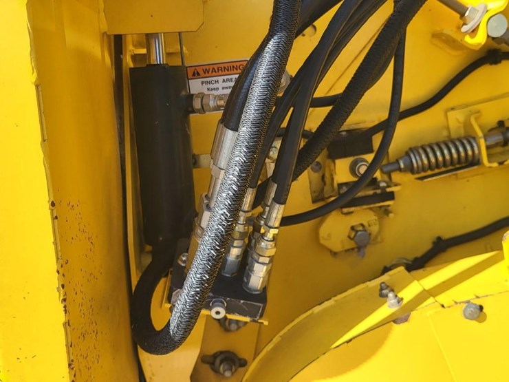 new-holland-cr9040-image-15