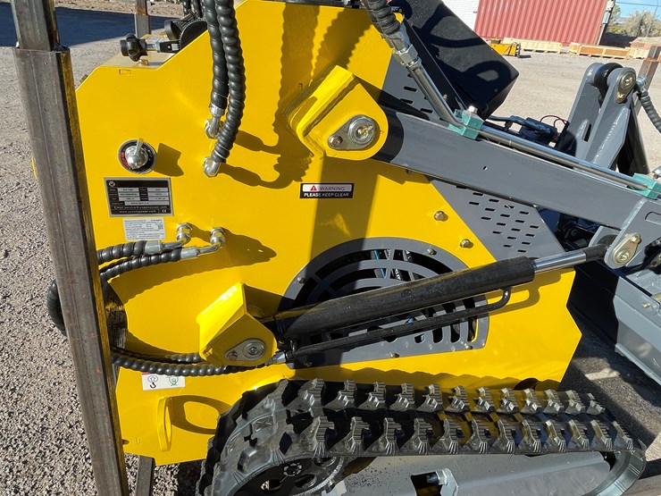 #224-•-mini-skid-steer-loader-image-10