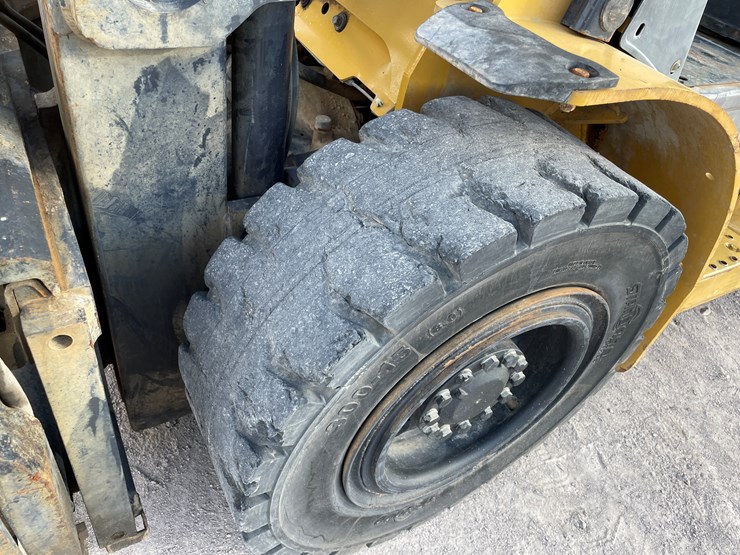 #15-•-2015-cat-forklift-image-12