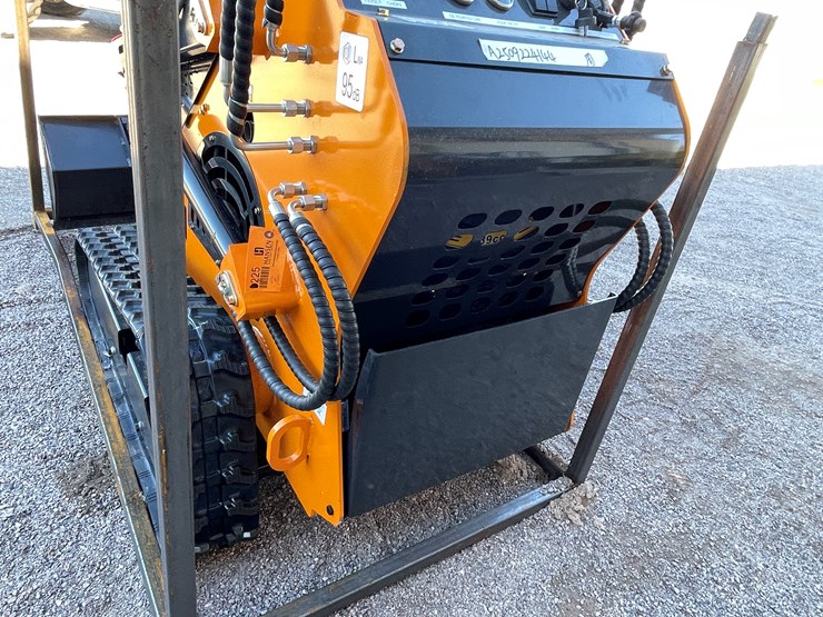 #225-•-mini-skid-steer-loader-image-13