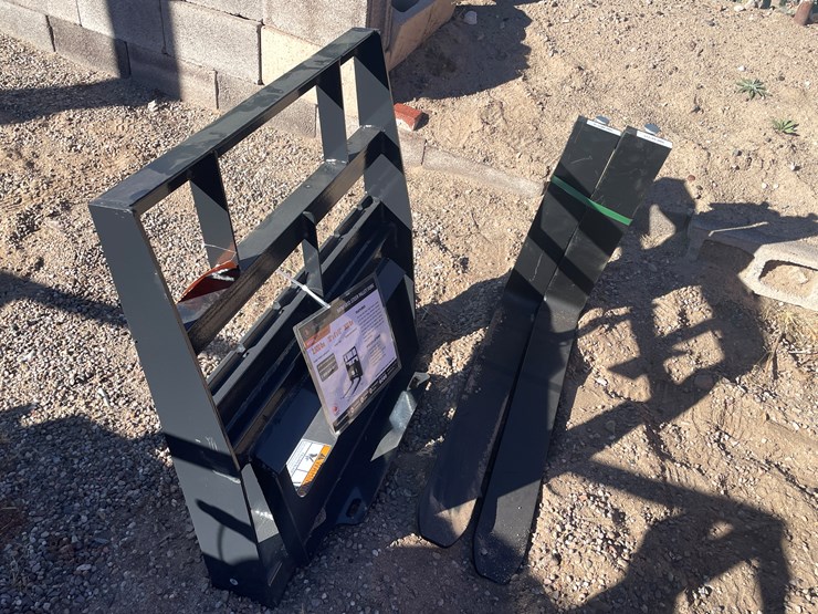 #205-•-mini-pallet-fork-image-3