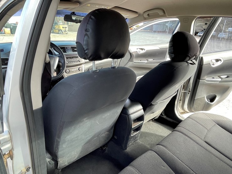 #4-•-2013-nissan-sentra-(has-nm-title)-image-113