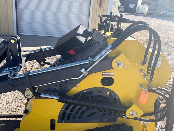 #224-•-mini-skid-steer-loader-image-28