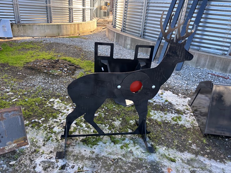 #1586-•-deer-target-image-1