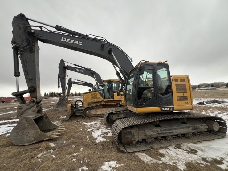 deere-245g-lc-image-2