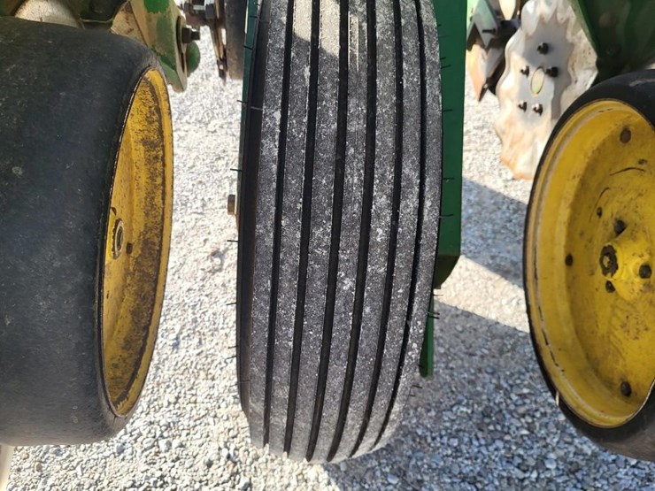 john-deere-7200-image-26