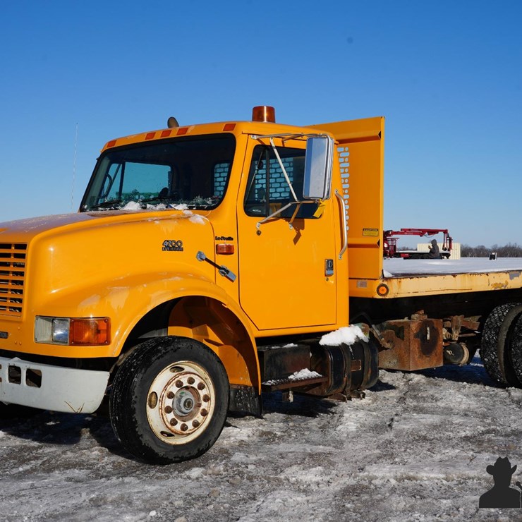 1998 INTERNATIONAL 4700