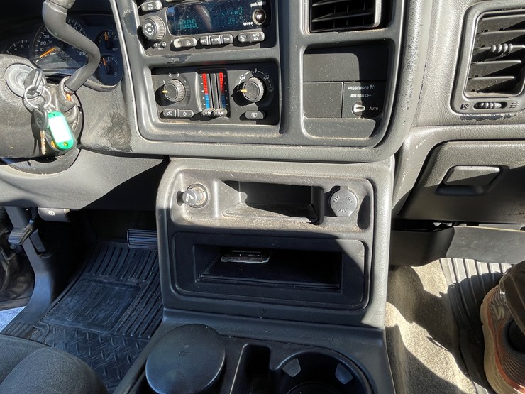 #5-•-2003-chevy-silverado-truck-(has-az-title)-image-94