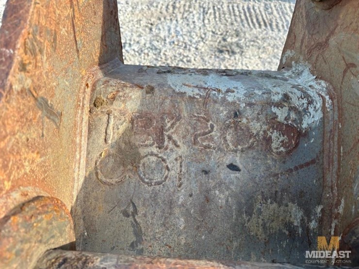 ex200-trenching-bucket-image-4