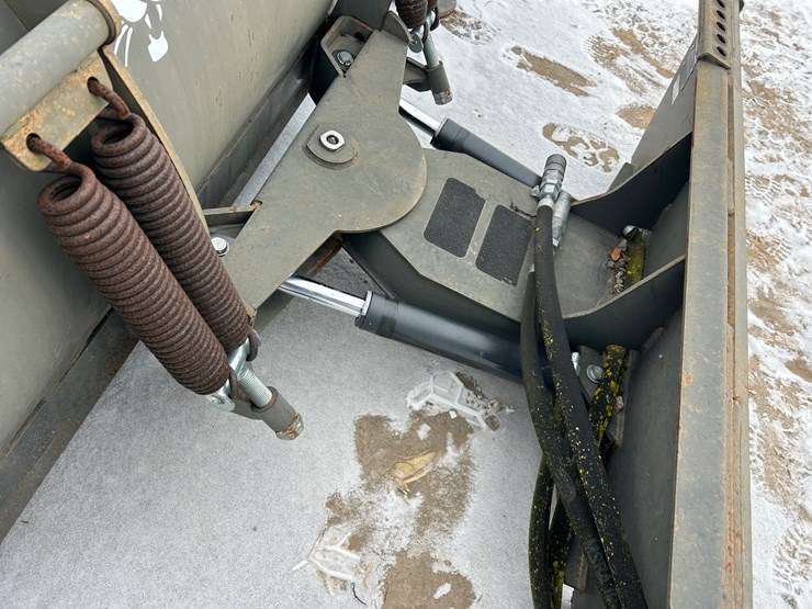 #4682-•-bobcat-snow-plow-image-5