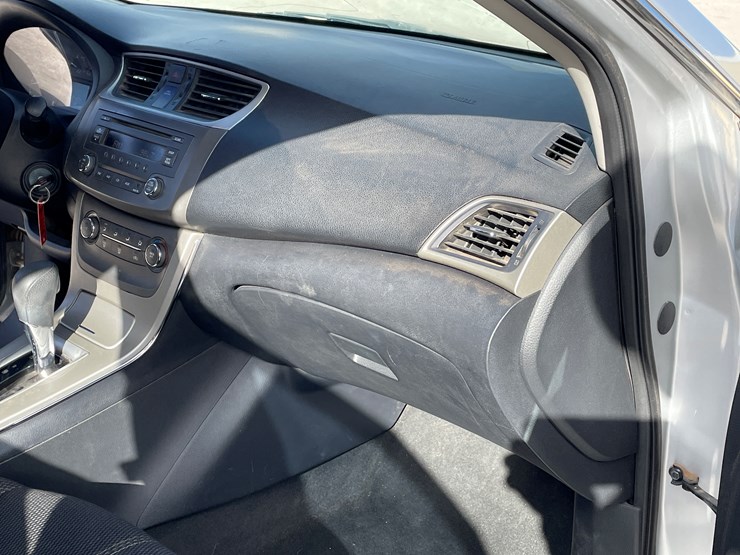 #4-•-2013-nissan-sentra-(has-nm-title)-image-97