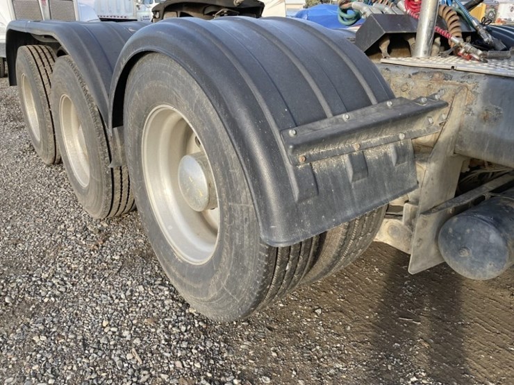 2010-kenworth-t800-image-13