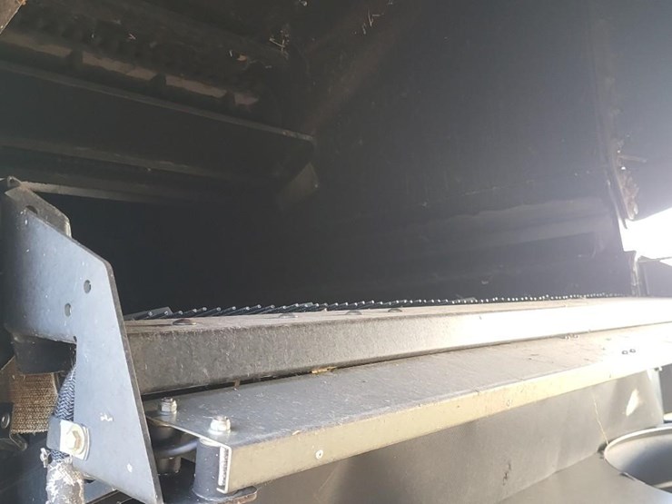 new-holland-cr9040-image-38