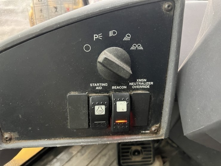 2011-caterpillar-it14g-wheel-loader-image-30