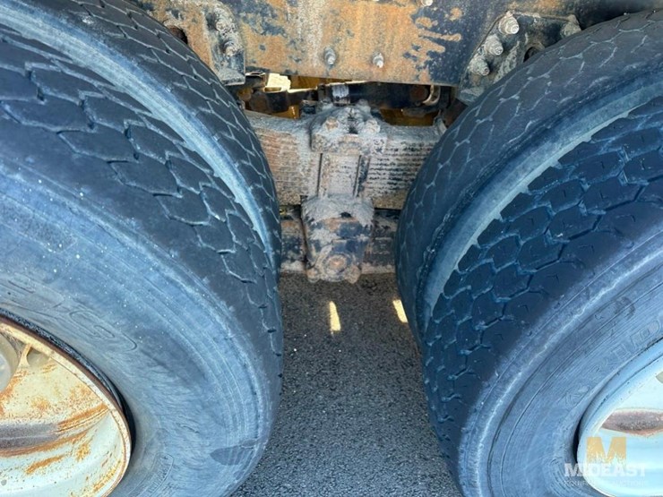 2000-sterling-lt8500-image-11