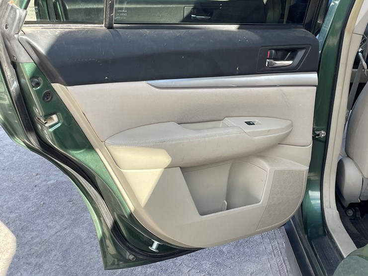 #8-•-2014-subaru-legacy-wagon-(nm-title-in-delay)-image-61